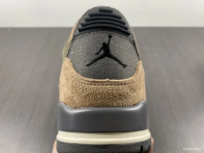 3 DO1830-200 Jordan Retro Camo Air Patchwork 0830